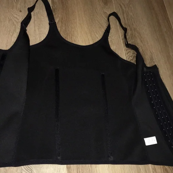 BRAZILIANSTRAP BUSTIER FAJA TOP ZIPPER AND HOOK EYE CLOSURES. SIZE MEDIUM NWOT